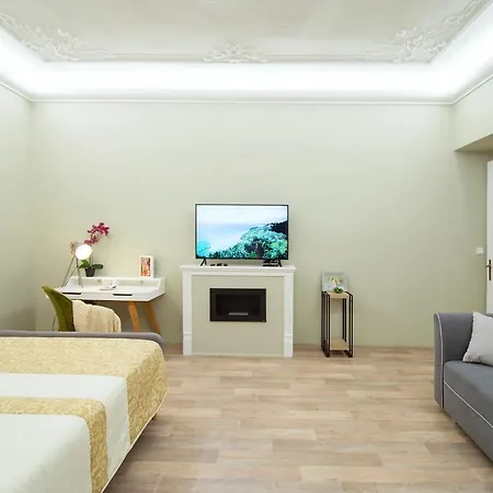 Modern Apartment Navratilova 16 شقة